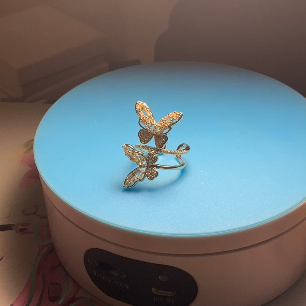 A DOUBLE BUTTERFLY RING ADJUSTABLE - Picture 2 of 2